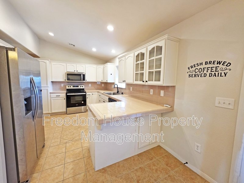 410 East Bellville Road property image