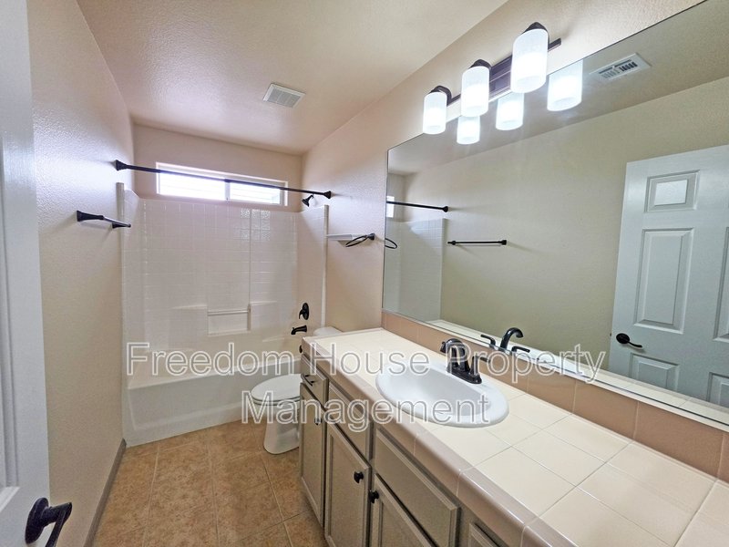 410 East Bellville Road property image