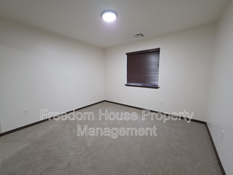 410 East Bellville Road property image