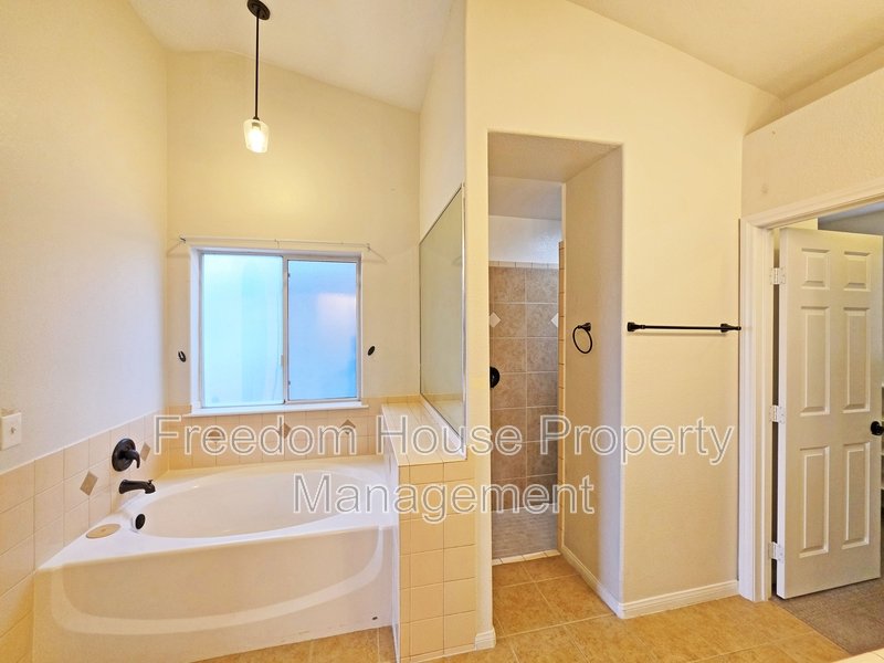 410 East Bellville Road property image