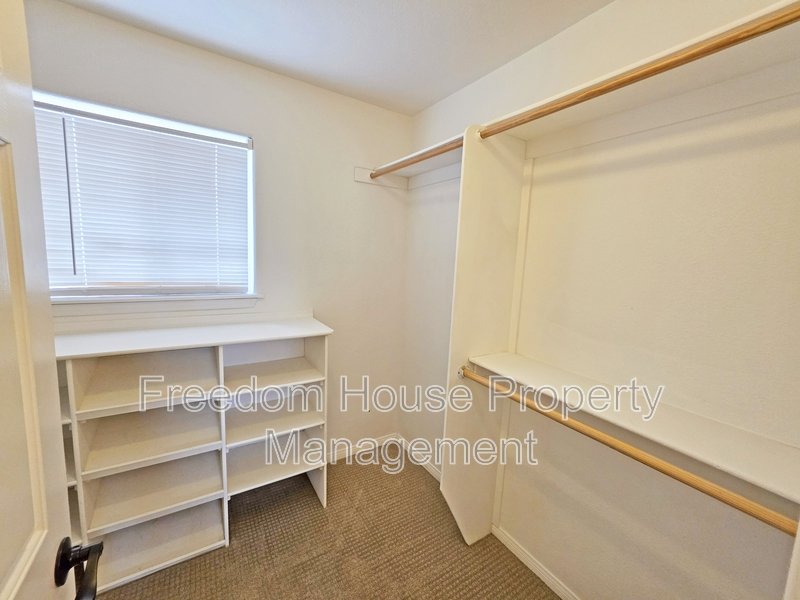 410 East Bellville Road property image