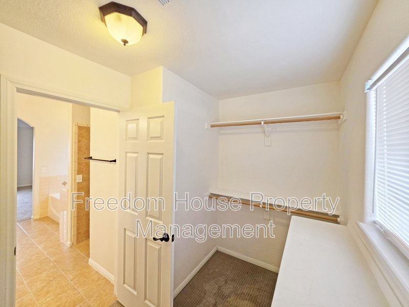 410 East Bellville Road property image