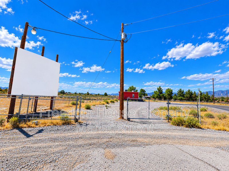 1281 Hwy 372 B property image